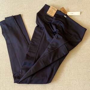 PINK Active-Ultimate High Waist Full Length Black Leggings with Pockets. Size S